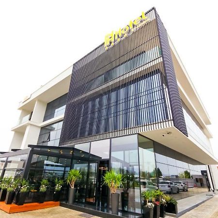 Rinas N Hotel By Noshi מראה חיצוני תמונה